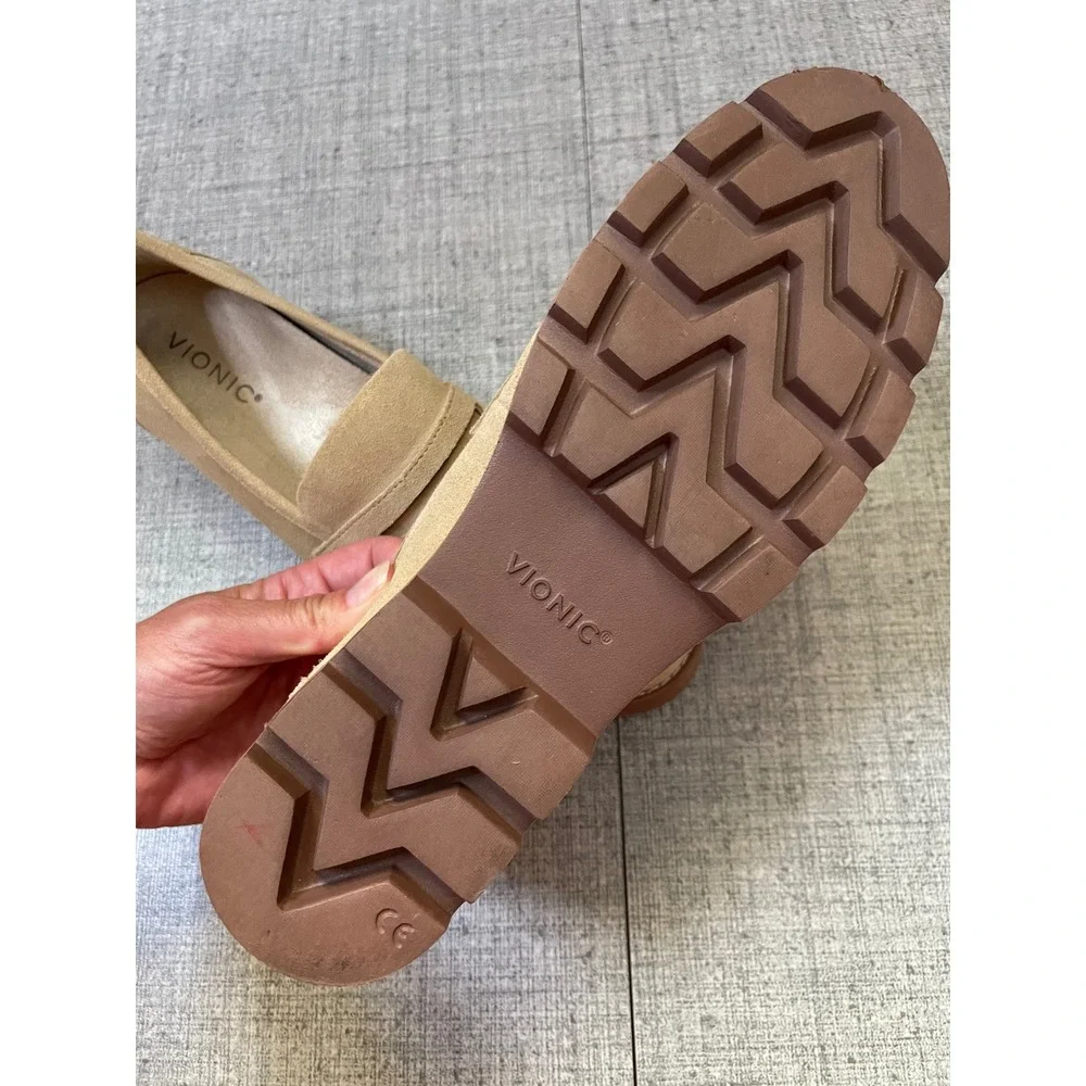 VIONIC Cheryl II Suede Loafers Size 9.5 Sand Beige Lug Sole Casual Comfort